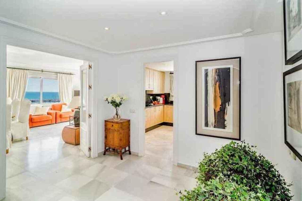 Del Mar-mdm Roomservice *